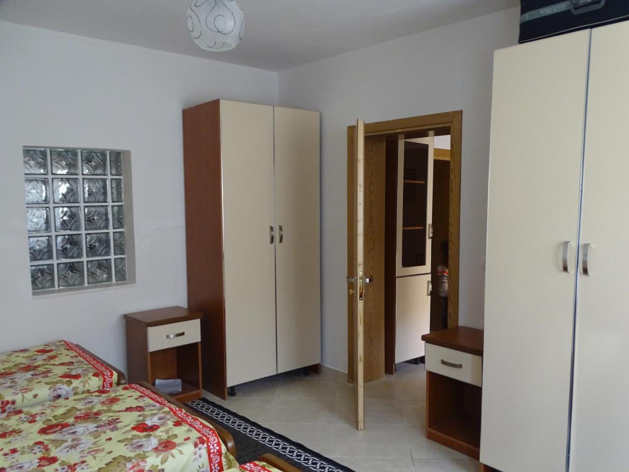 Guesthouse Hlias Gloria Berat Ngoại thất bức ảnh