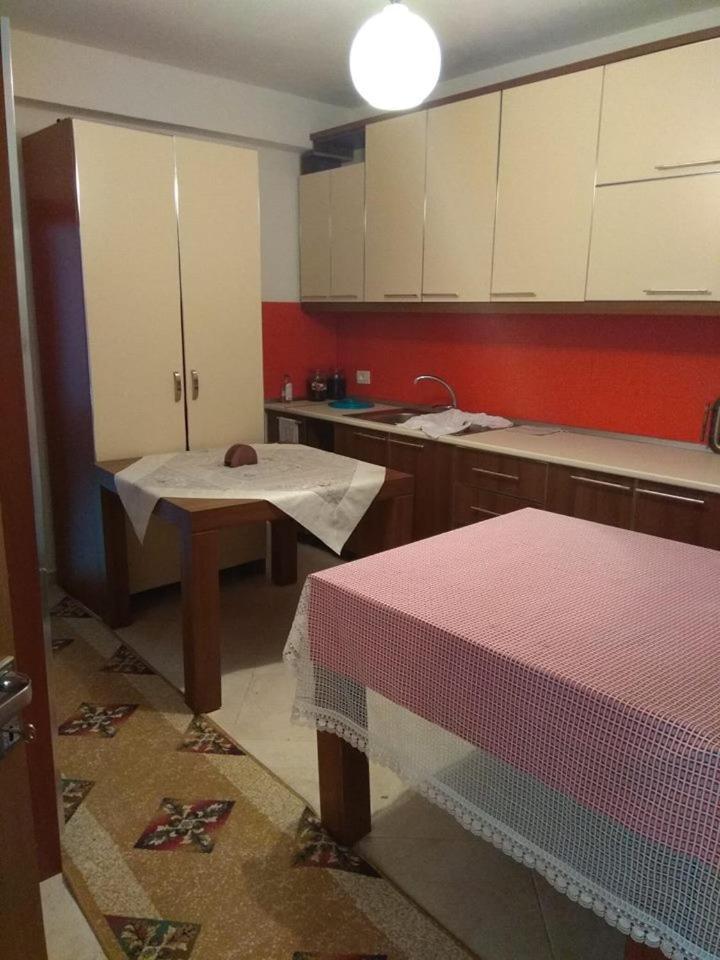 Guesthouse Hlias Gloria Berat Ngoại thất bức ảnh